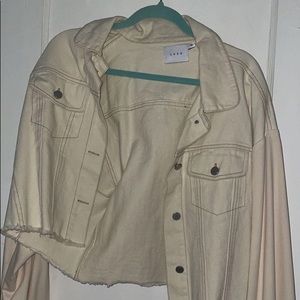 Cropped cream jacket